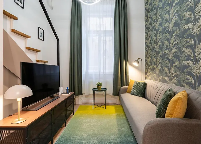 Apple Tree Apartment